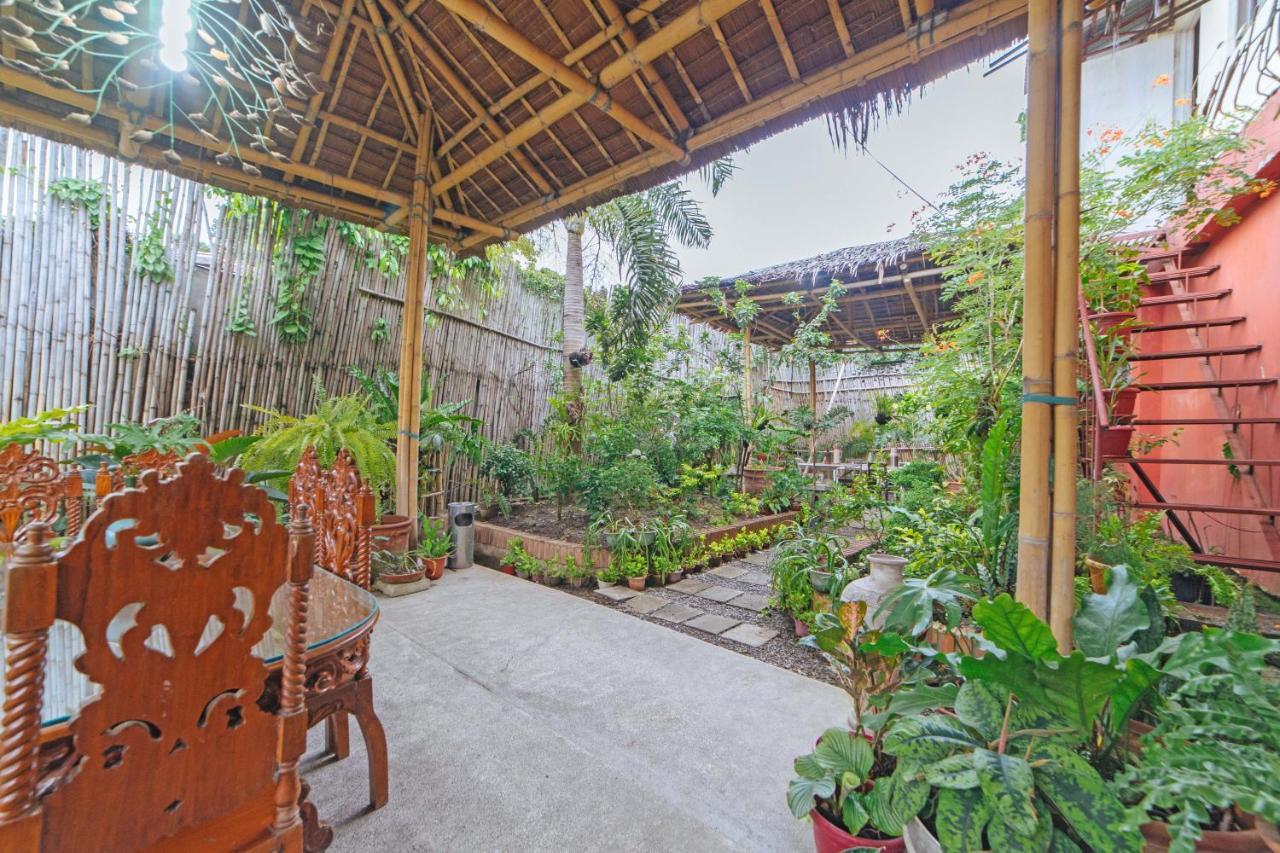 Hotel Reddoorz @ N Roldan Street Kalibo Exterior foto