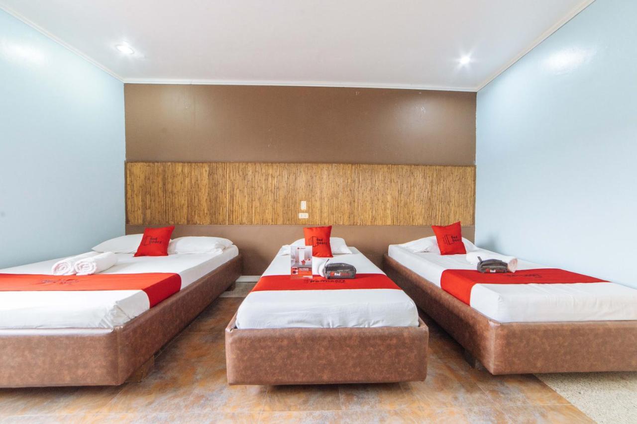 Hotel Reddoorz @ N Roldan Street Kalibo Exterior foto